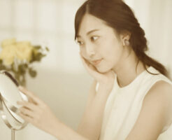 「肌断食は老ける」は誤解|素肌の若々しさを引き出す方法